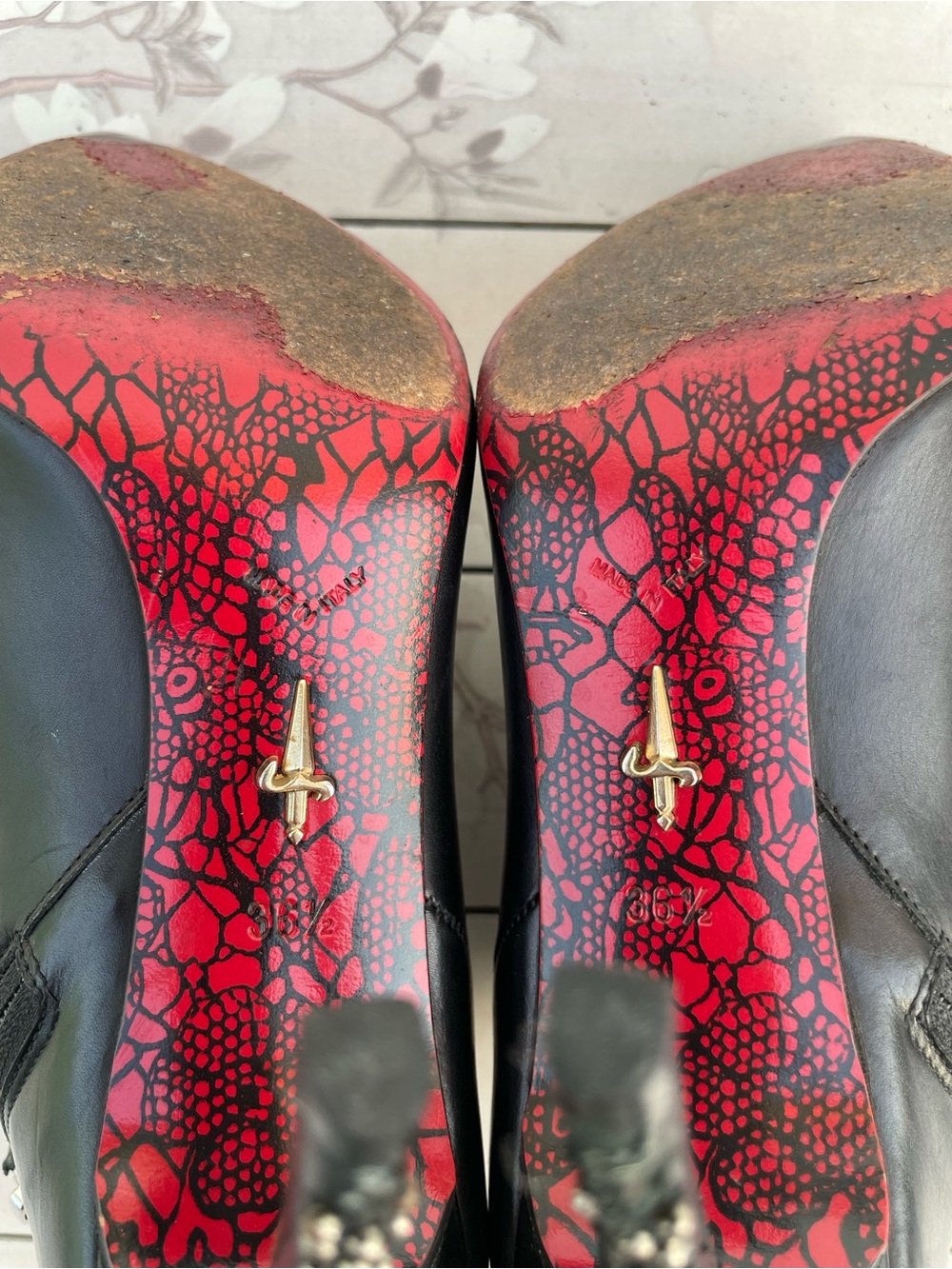 Cesare Paciotti Black Pointed Leather Ankle Booties with Red Lining - Picture 10 of 15